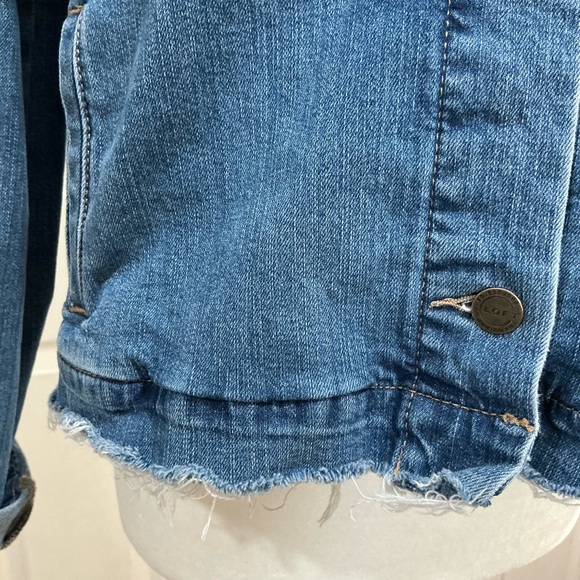 🤎 Loft Women’s Blue Denim Jean Jacket with Raw Hem - Medium - Picture 5 of 7
